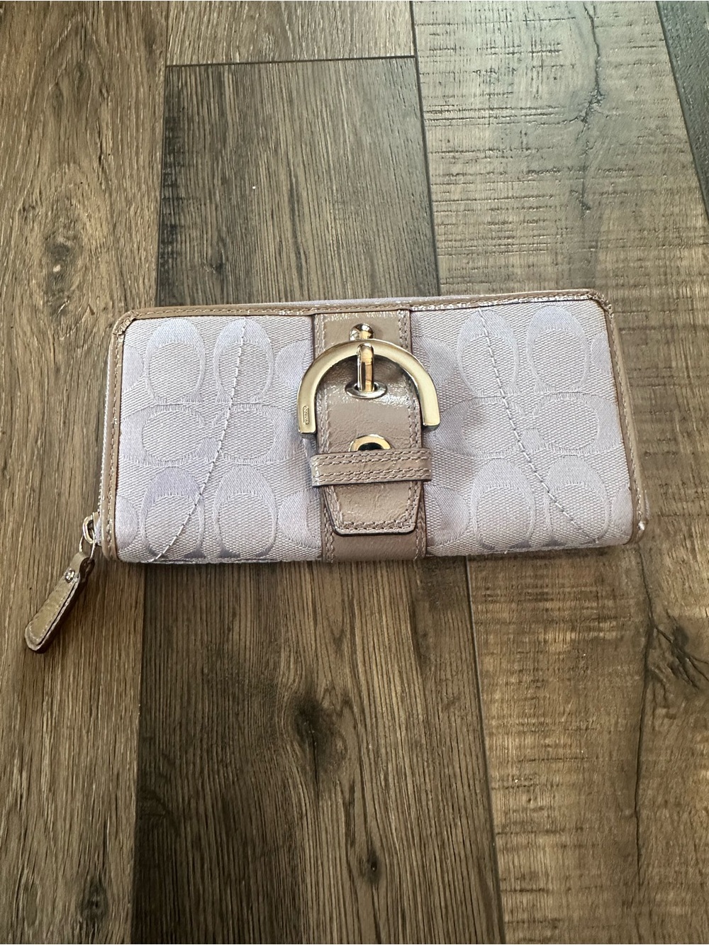 Vintage Coach Soho Zip Around Wallet Purple and Gray Leather Buckle